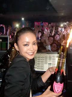 浜崎あゆみ「新宿2丁目がホーム」発言に住人がツッコミ