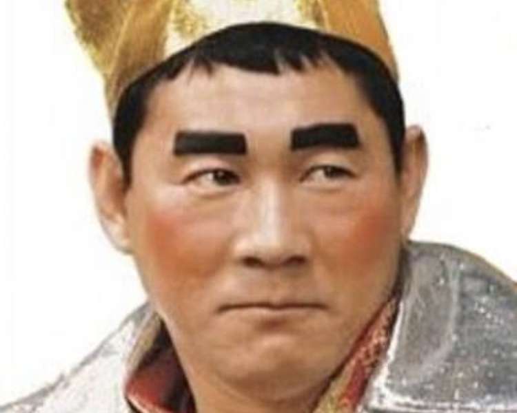 太眉と細眉どちらが好きですか?