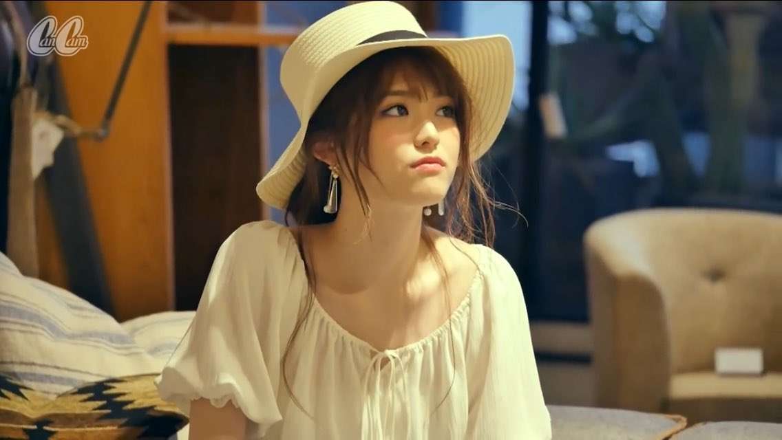 【画像】お人形さんみたいな顔