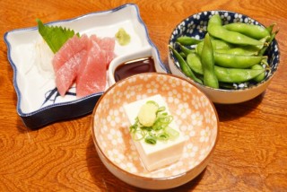 小料理屋「がる子」で語られそうな話題って?