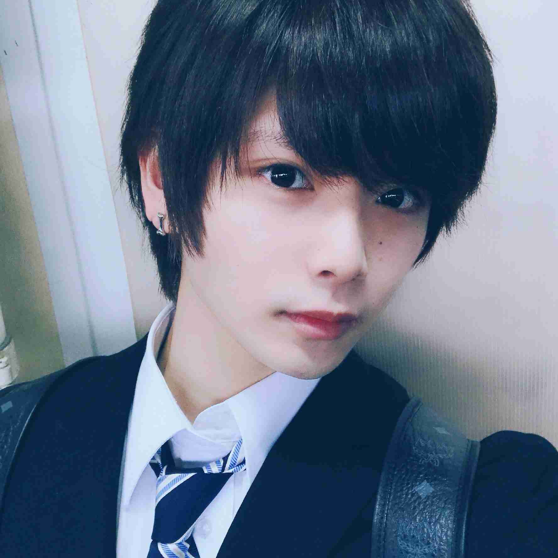 「ぶすに人権はない」「妊婦さんに膝カックン」炎上報道のモデル・夏目雄大　所属事務所から契約解除