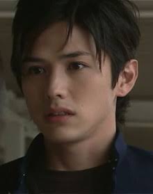 仮面ライダーなどに出演の俳優 覚醒剤使用容疑で逮捕