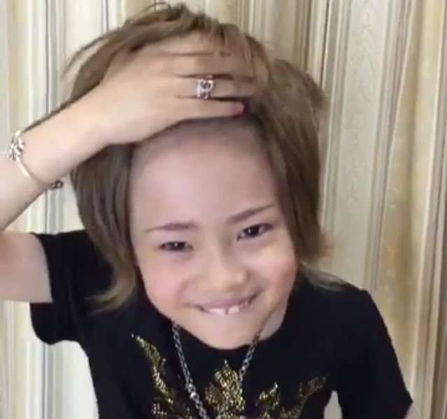 ダサい子供服を貼るトピ