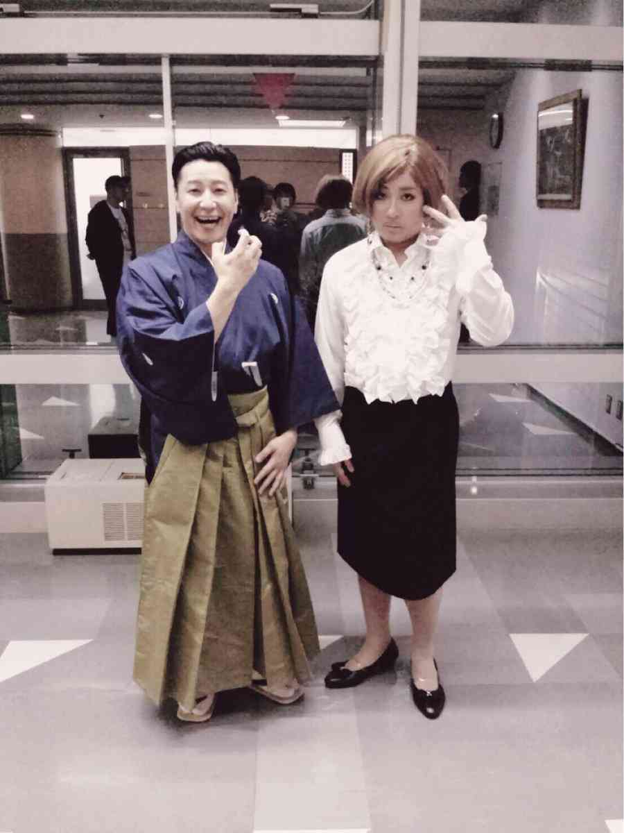 ヒッチハイクしてるみたいな画像を貼るトピ