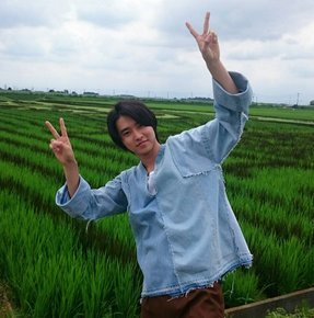 ヒッチハイクしてるみたいな画像を貼るトピ
