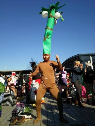 クオリティの低いコスプレを貼るトピ