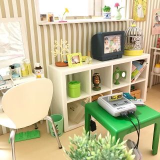 ミニチュアの家具を貼るトピ♪