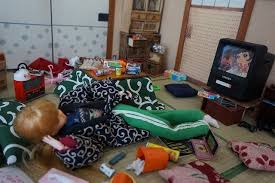 ミニチュアの家具を貼るトピ♪