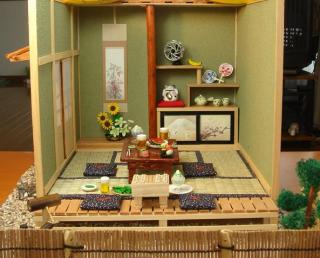 ミニチュアの家具を貼るトピ♪