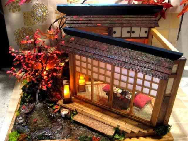 ミニチュアの家具を貼るトピ♪