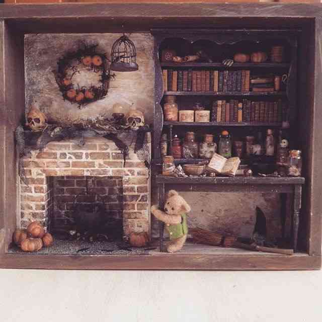 ミニチュアの家具を貼るトピ♪