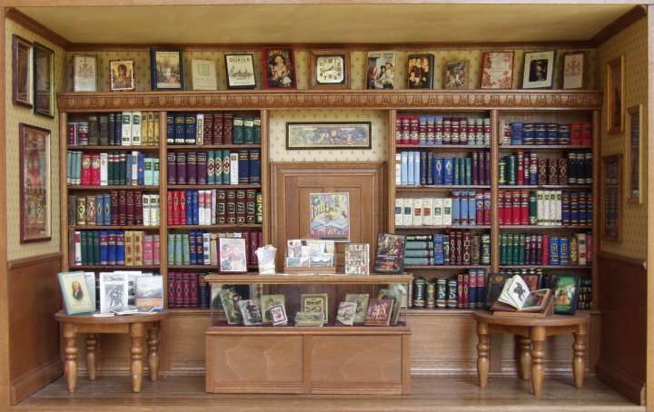 ミニチュアの家具を貼るトピ♪