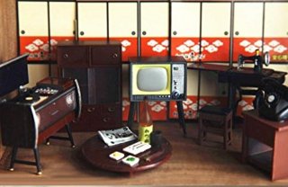 ミニチュアの家具を貼るトピ♪