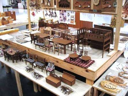 ミニチュアの家具を貼るトピ♪