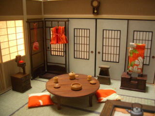 ミニチュアの家具を貼るトピ♪