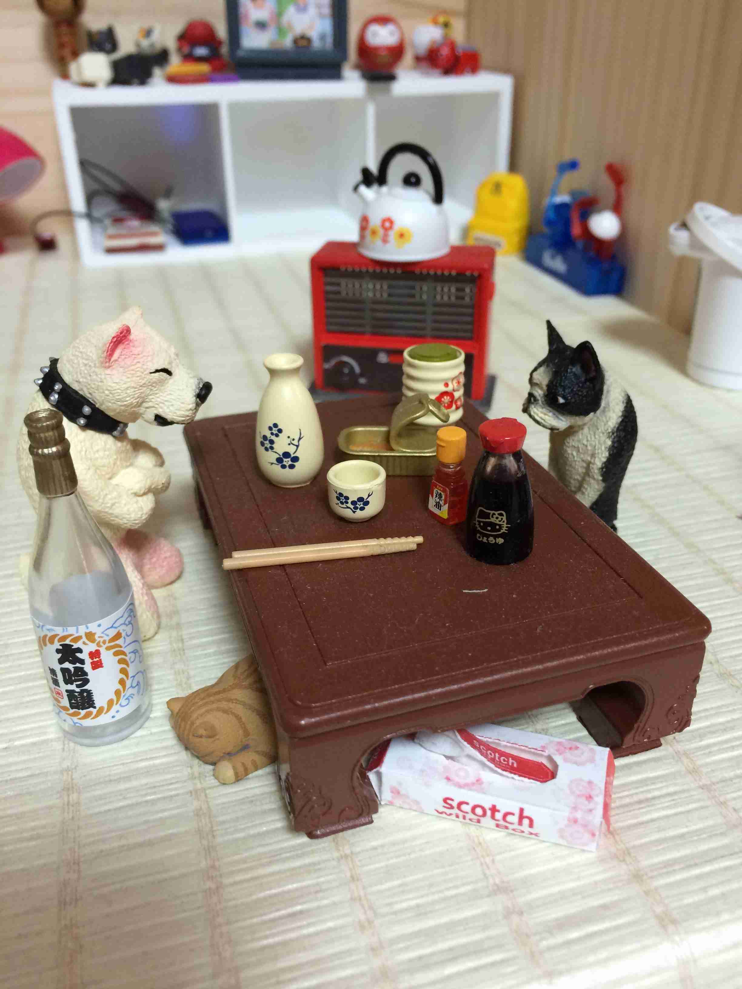 ミニチュアの家具を貼るトピ♪