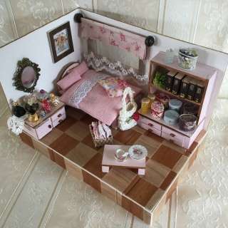 ミニチュアの家具を貼るトピ♪