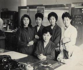 1928年生まれの手塚治虫が、1974年頃に描いた「60歳の女性」像に衝撃
