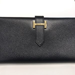 皆さん、財布どんなの使ってますか？