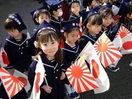 日本サポーターの旭日旗での応援、韓国の教授がFIFAに懲戒を要求