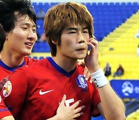 日本サポーターの旭日旗での応援、韓国の教授がFIFAに懲戒を要求