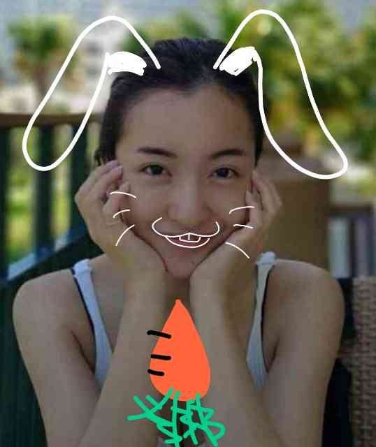 板野友美、すっぴん＆胸元あらわなナチュラルショットに反響