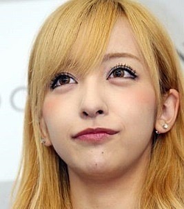 板野友美、すっぴん＆胸元あらわなナチュラルショットに反響