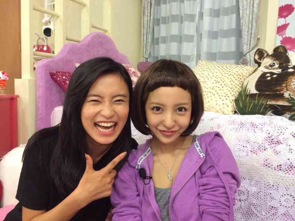 板野友美、すっぴん＆胸元あらわなナチュラルショットに反響