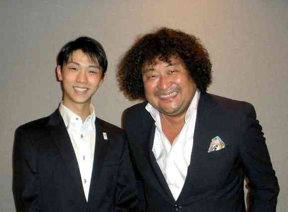 羽生結弦、サーシャ君との“天使すぎる1枚”が2万超反響　「破壊的可愛さ」の声も