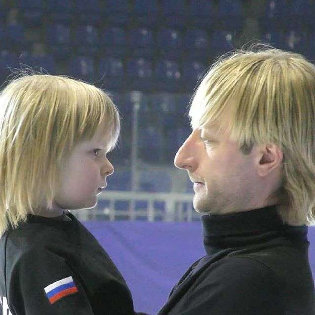 羽生結弦、サーシャ君との“天使すぎる1枚”が2万超反響　「破壊的可愛さ」の声も