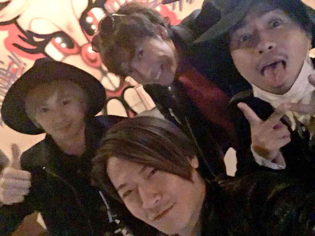 小山慶一郎、未成年と飲酒問題で活動自粛 加藤シゲアキに厳重注意