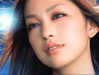 中島美嘉、小麦色の肌に日焼けしたレアショット披露「こんがりの美嘉さんもすき」の声