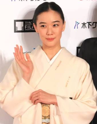 石原さとみ、着物姿のオフショットに「美しすぎ」「かわいい」の声続々