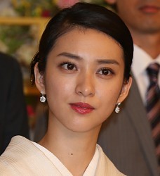 石原さとみ、着物姿のオフショットに「美しすぎ」「かわいい」の声続々