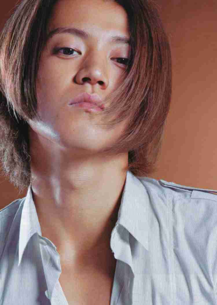 小栗旬、娘とデレデレ手つなぎ幼稚園お迎えショット