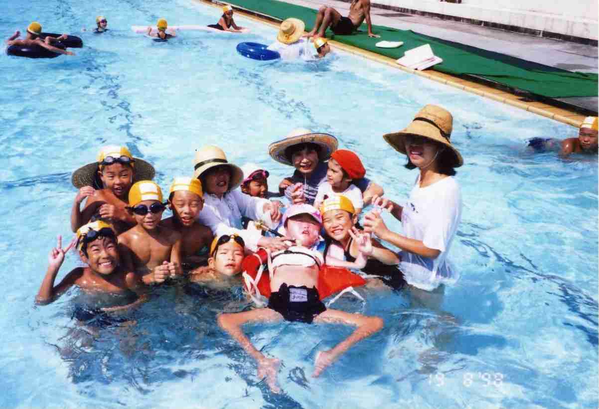 重度障害理由に地元小学校へ通えず、親子が提訴