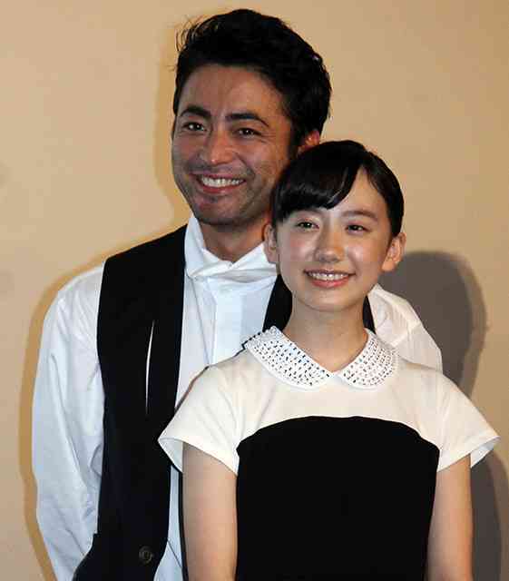 芦田愛菜 友人からのサプライズに笑顔「いま“ザ・青春”してる!」