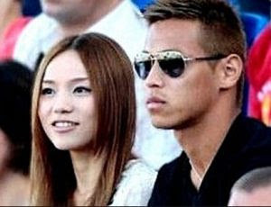 本田圭佑、妻との馴れ初めが少女漫画級にドラマチックだった！
