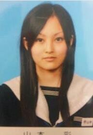 NMB48山本彩、ミニスカートで色白美脚披露「スタイル良い」と絶賛の声