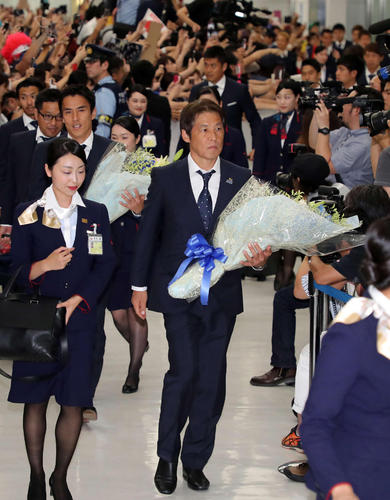 ＜サッカー日本代表＞ 西野監督、退任へ　田嶋会長が表明