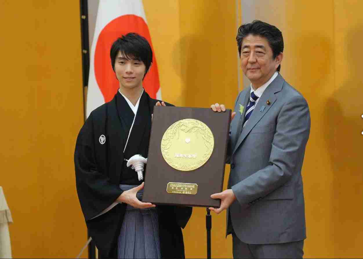 羽生結弦、サーシャ君との“天使すぎる1枚”が2万超反響　「破壊的可愛さ」の声も