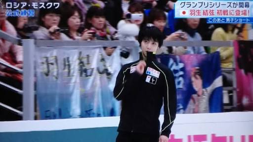 羽生結弦、サーシャ君との“天使すぎる1枚”が2万超反響　「破壊的可愛さ」の声も