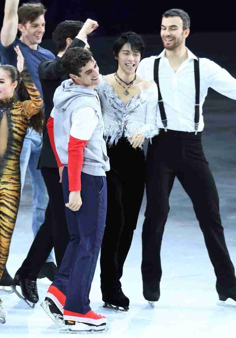 羽生結弦、サーシャ君との“天使すぎる1枚”が2万超反響　「破壊的可愛さ」の声も