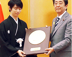 羽生結弦、サーシャ君との“天使すぎる1枚”が2万超反響　「破壊的可愛さ」の声も