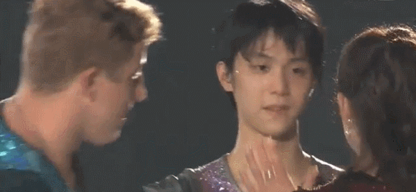 羽生結弦、サーシャ君との“天使すぎる1枚”が2万超反響　「破壊的可愛さ」の声も