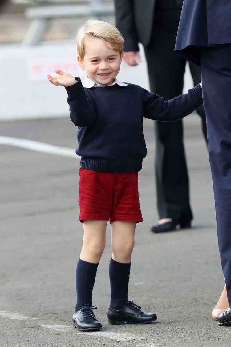 英国のジョージ王子が5歳に　弟生まれ「お兄さん」らしく