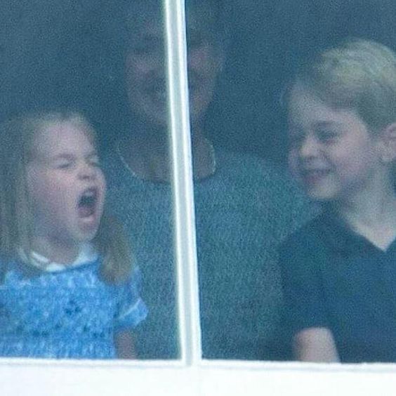 英国のジョージ王子が5歳に　弟生まれ「お兄さん」らしく