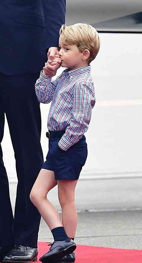 英国のジョージ王子が5歳に　弟生まれ「お兄さん」らしく