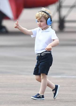 英国のジョージ王子が5歳に　弟生まれ「お兄さん」らしく
