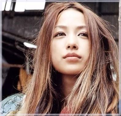 中島美嘉、茶髪ロングから劇的チェンジ ワンレンボブに驚きの声